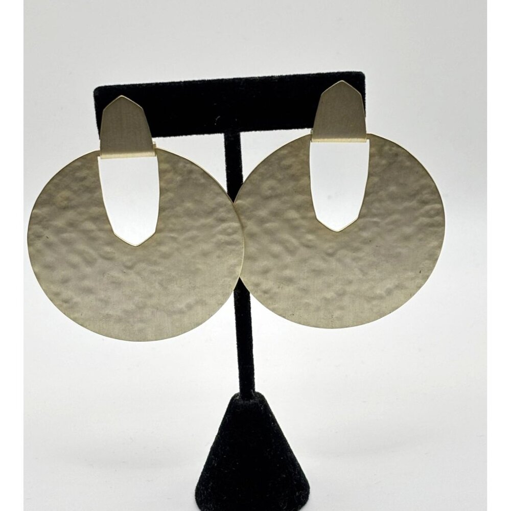 Kendra Scott Hammered Gold-Tone Statement Hoop Earrings - Picture 6 of 8